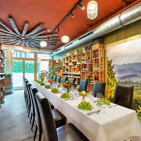 Hotel Mueller Cafe & Wein - Mondholzhotel Veitshochheim Luaran gambar