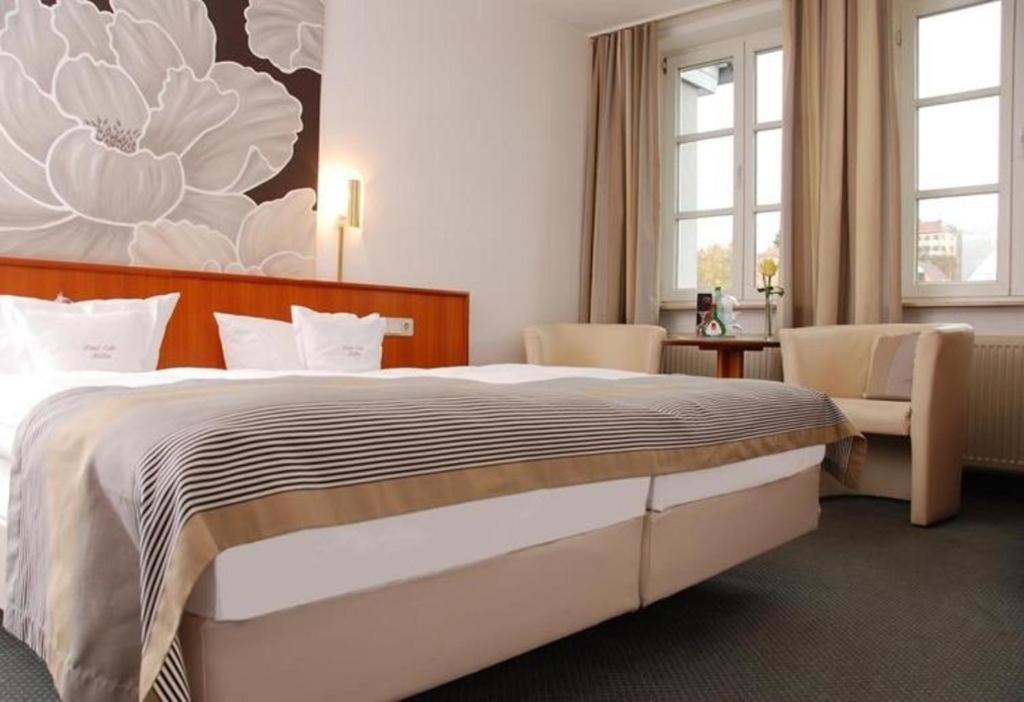 Hotel Mueller Cafe & Wein - Mondholzhotel Veitshochheim Luaran gambar