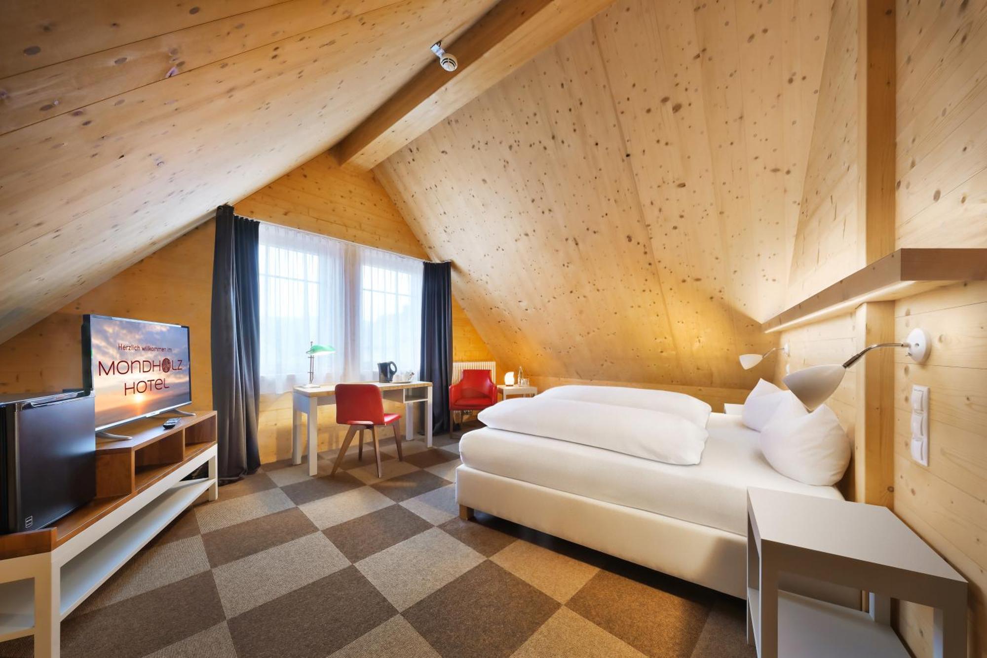 Hotel Mueller Cafe & Wein - Mondholzhotel Veitshochheim Luaran gambar