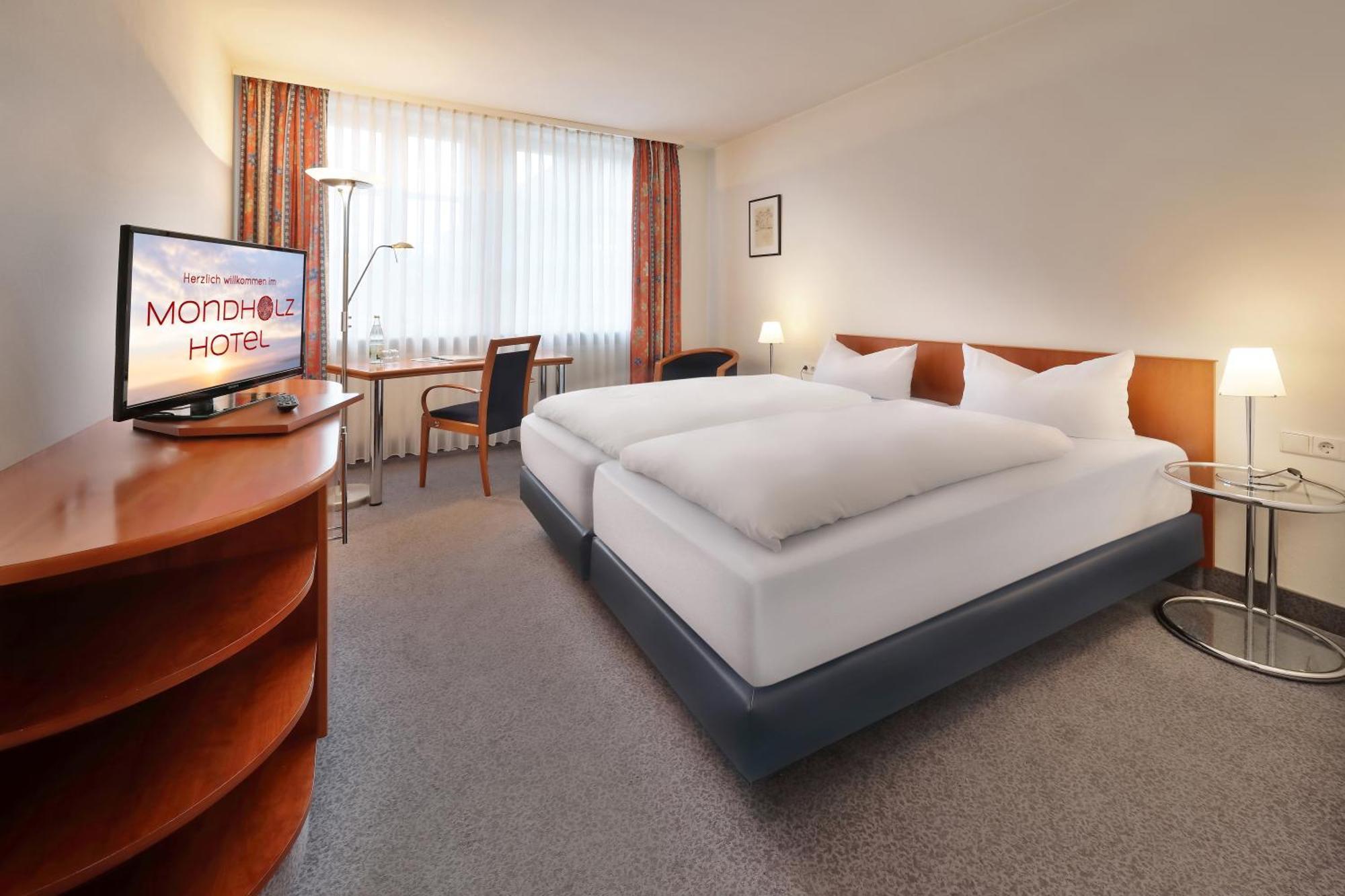 Hotel Mueller Cafe & Wein - Mondholzhotel Veitshochheim Luaran gambar