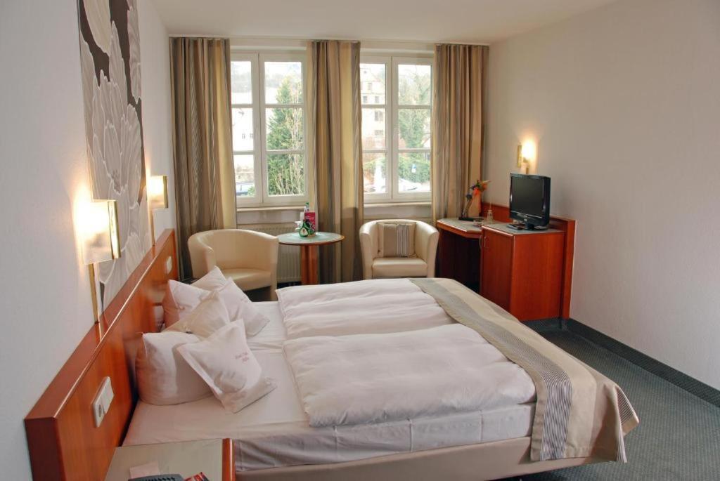 Hotel Mueller Cafe & Wein - Mondholzhotel Veitshochheim Luaran gambar