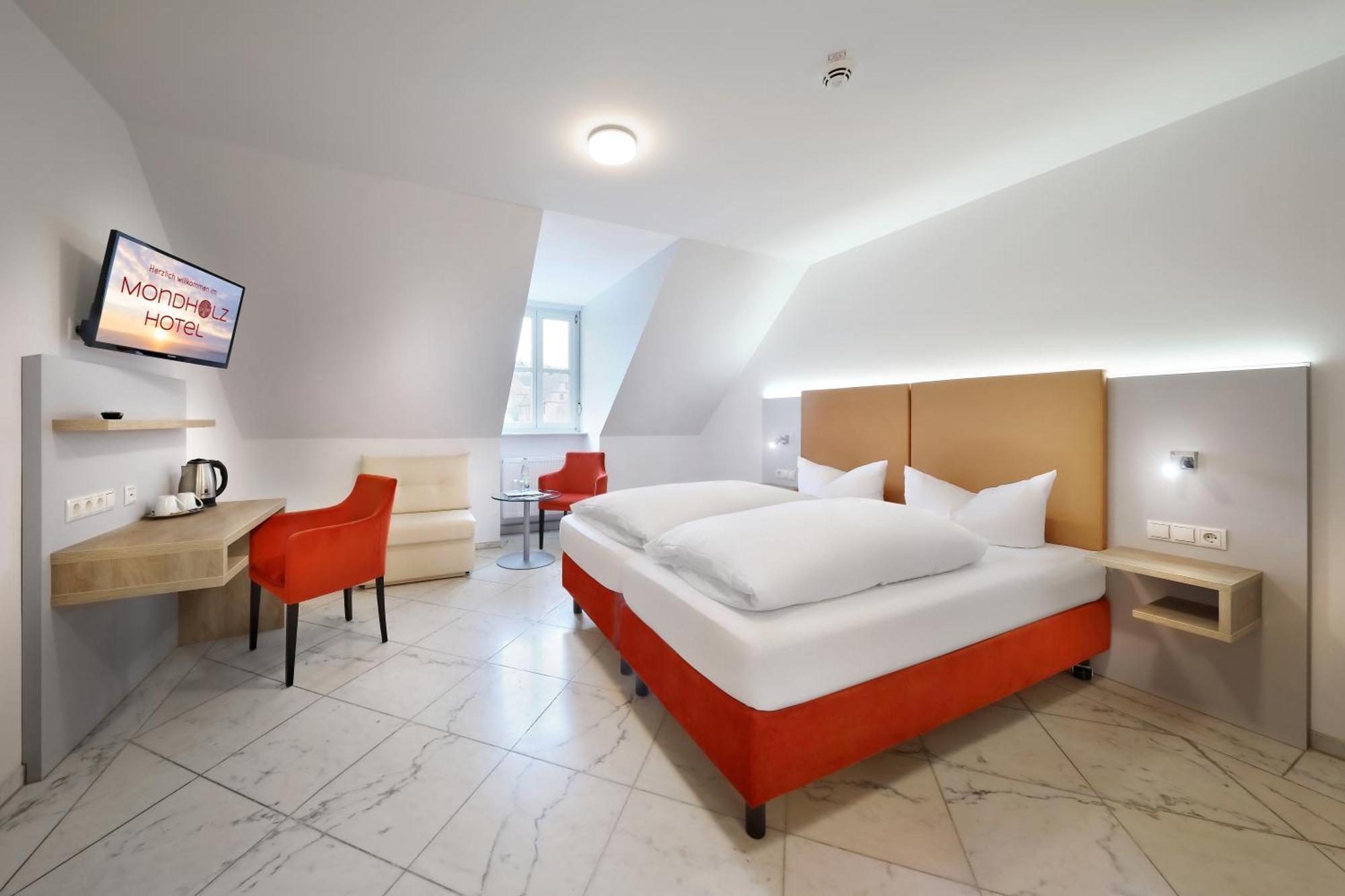 Hotel Mueller Cafe & Wein - Mondholzhotel Veitshochheim Luaran gambar